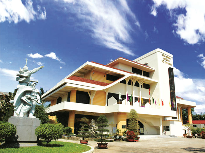 Bảo tàng Đường Hồ Chí Minh.jpg