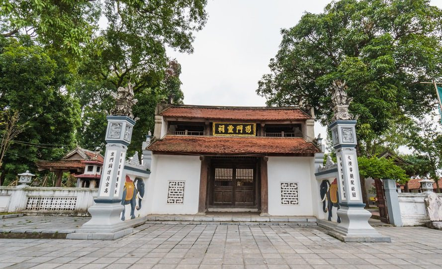 Du lịch Đền Hát Môn.webp