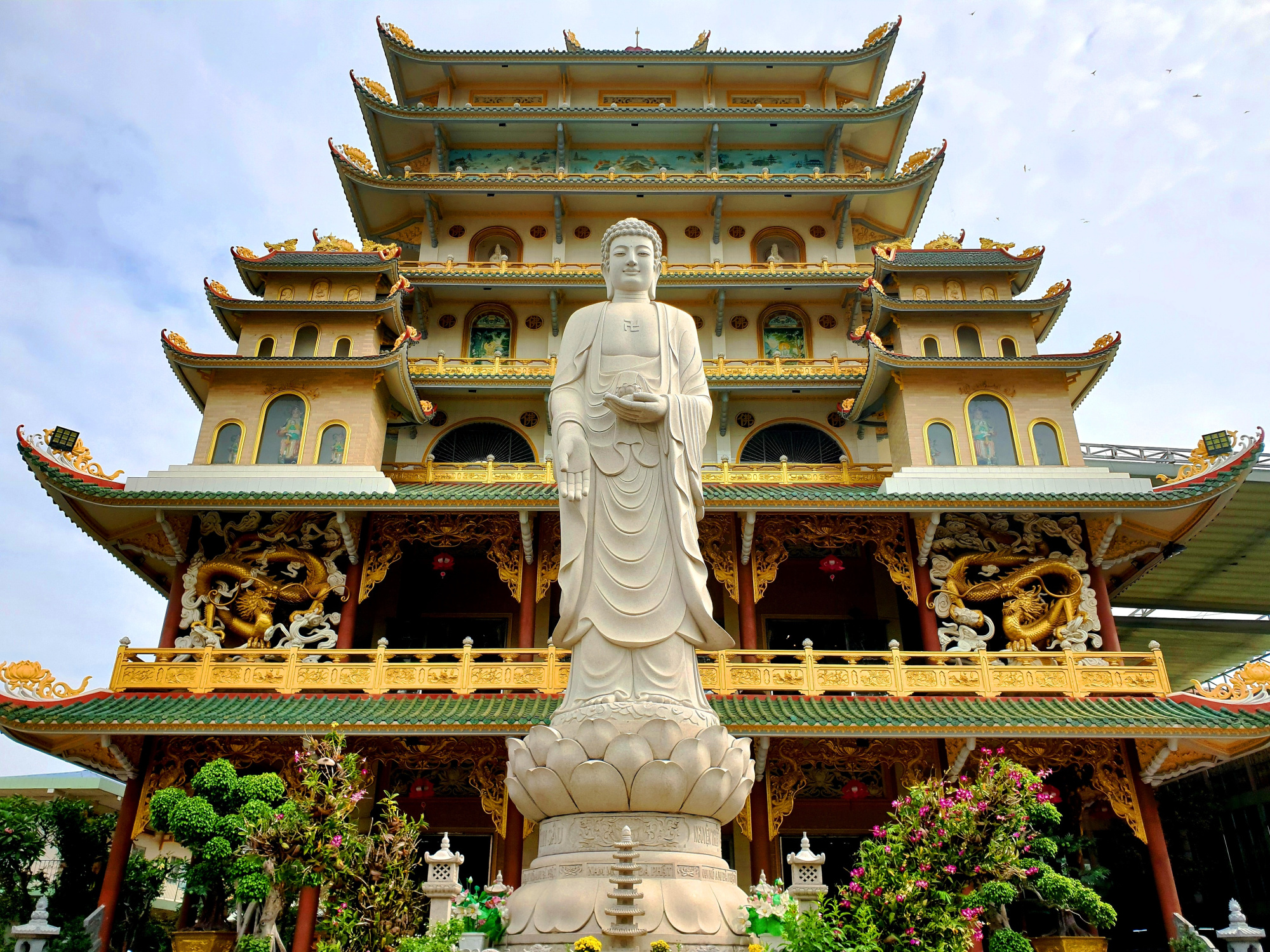 Chùa Vạn Đức.jpg