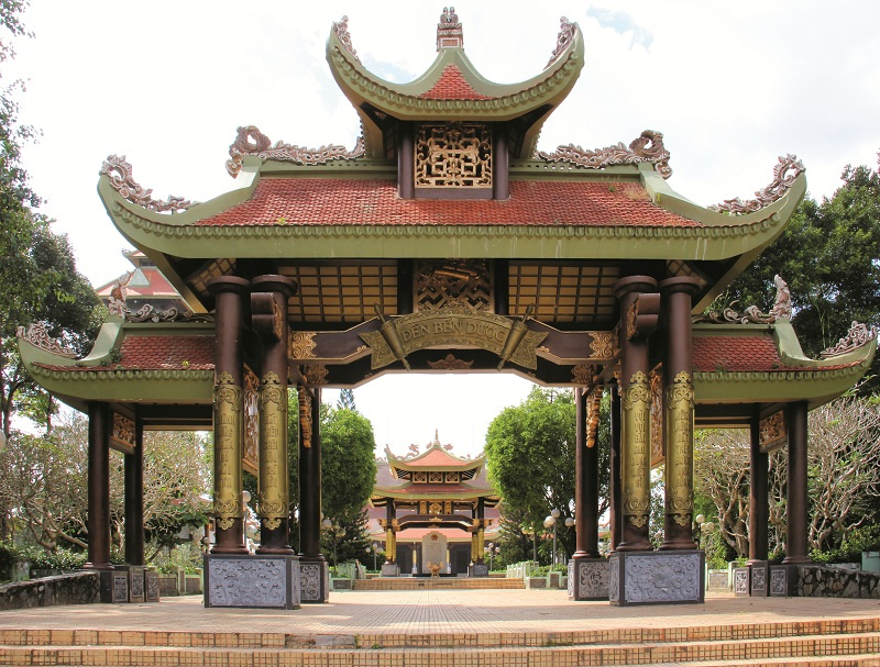 Đền tưởng niệm Bến Dược.jpg