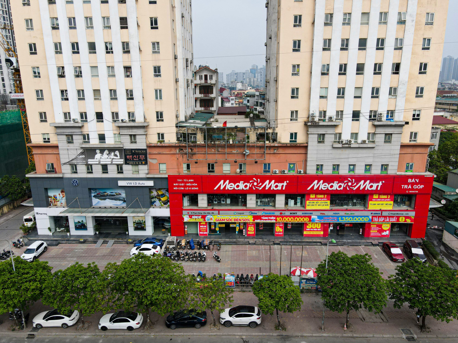 Hình ảnh thực tế trung tâm thương mại B.I.G Tower