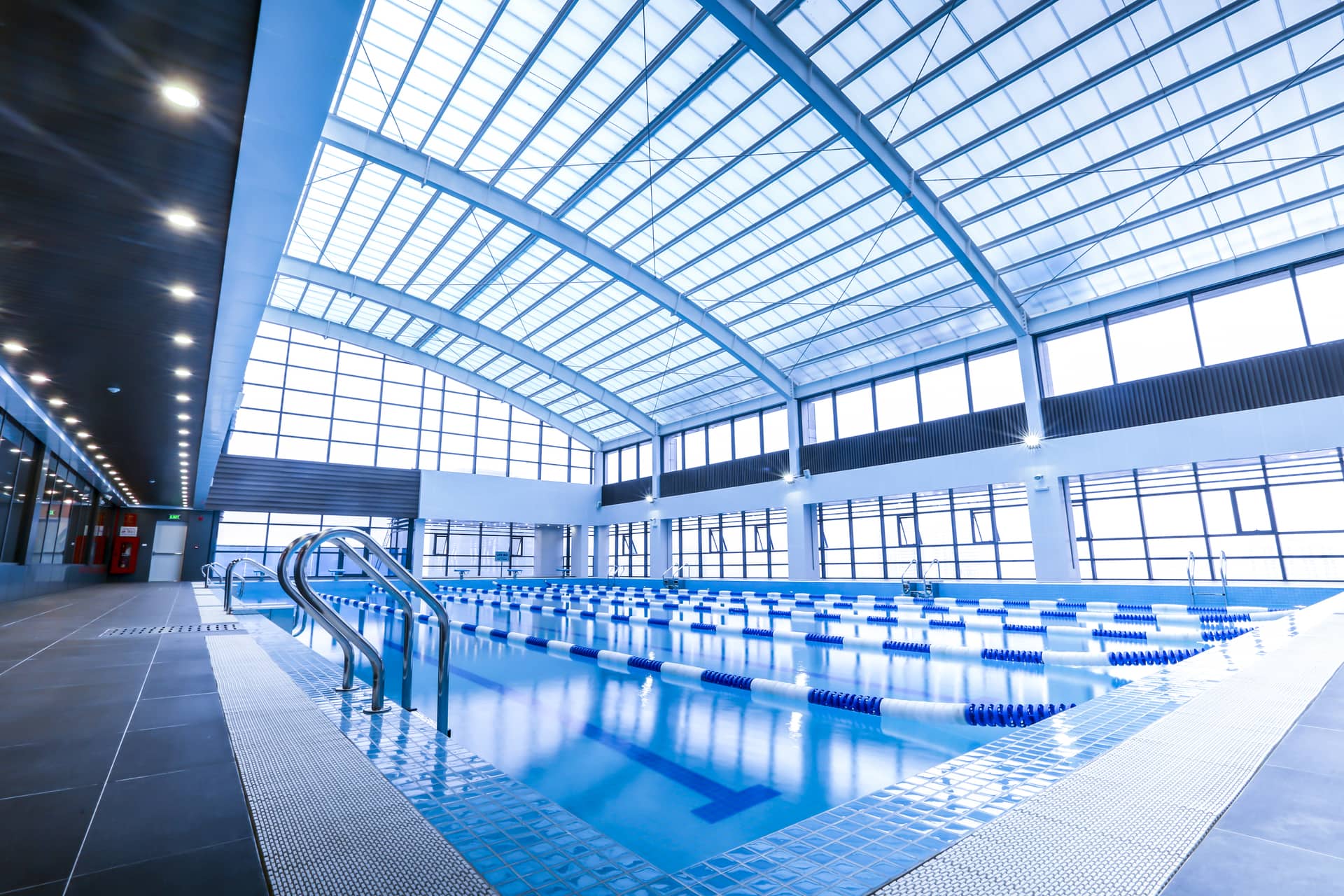 Bể bơi 4 mùa Level Fitness của Vuaboss liên minh giải trí 1 thế giới Tràng An Complex