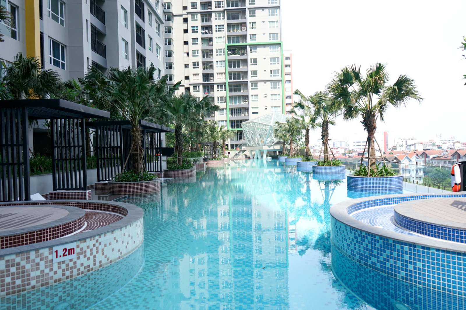 Bể bơi vô cực của Đăng nhập Vuaboss Season Avenue.jpg