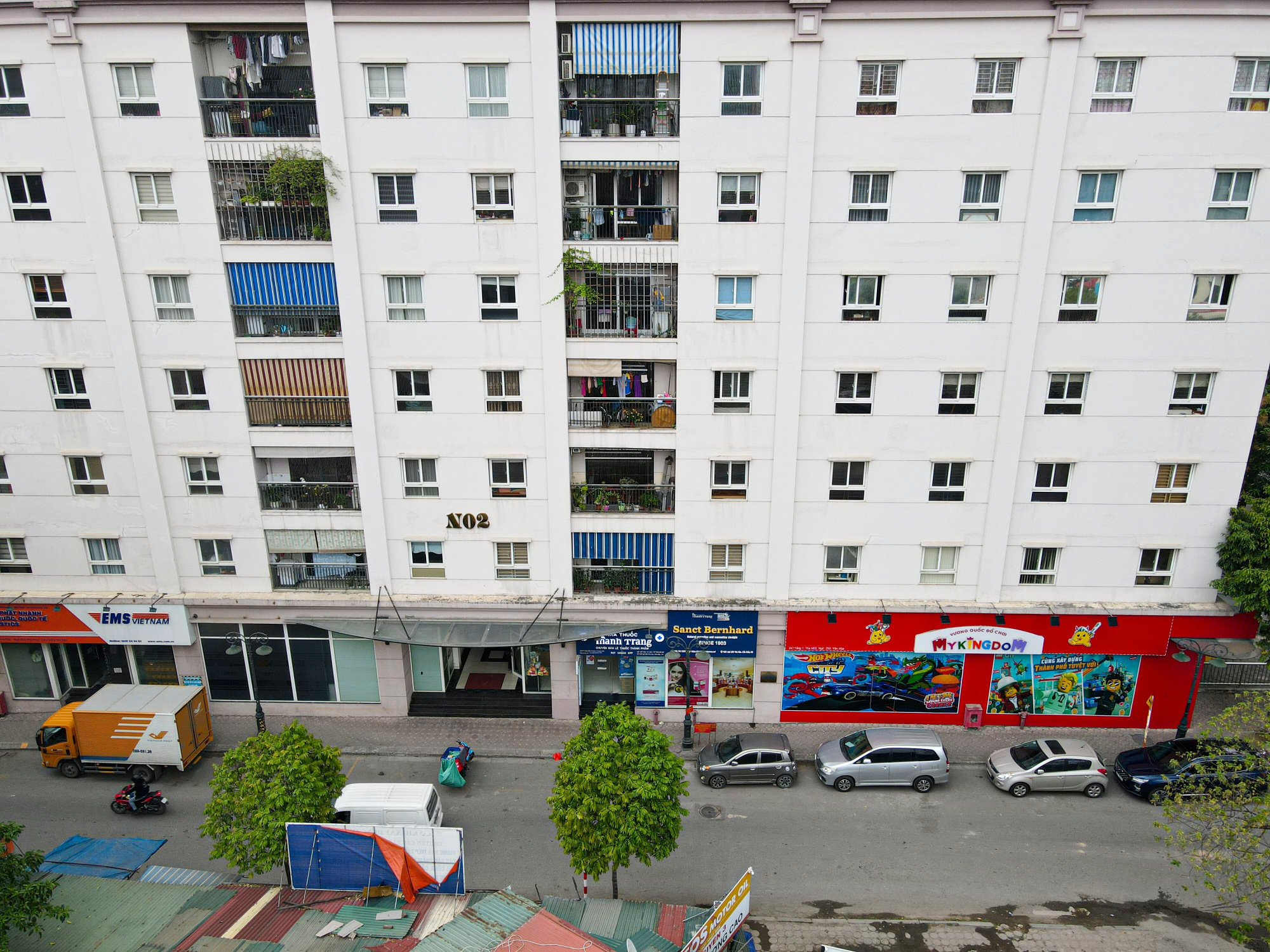 Hình ảnh thực tế khu thương mại Yên Hòa Condominium