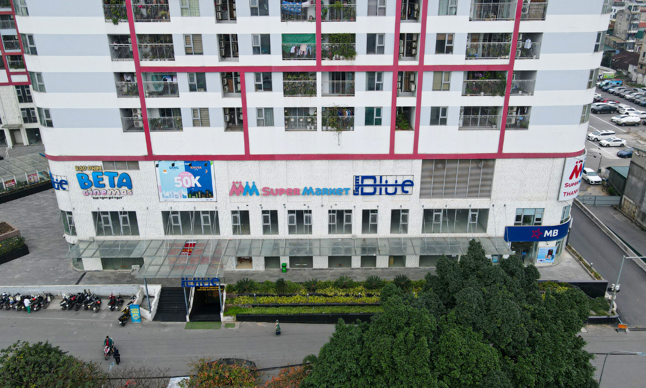Khu thương mại dịch vụ của Vuaboss liên minh giải trí 1 thế giới Imperial Plaza 360 Giải Phóng.png