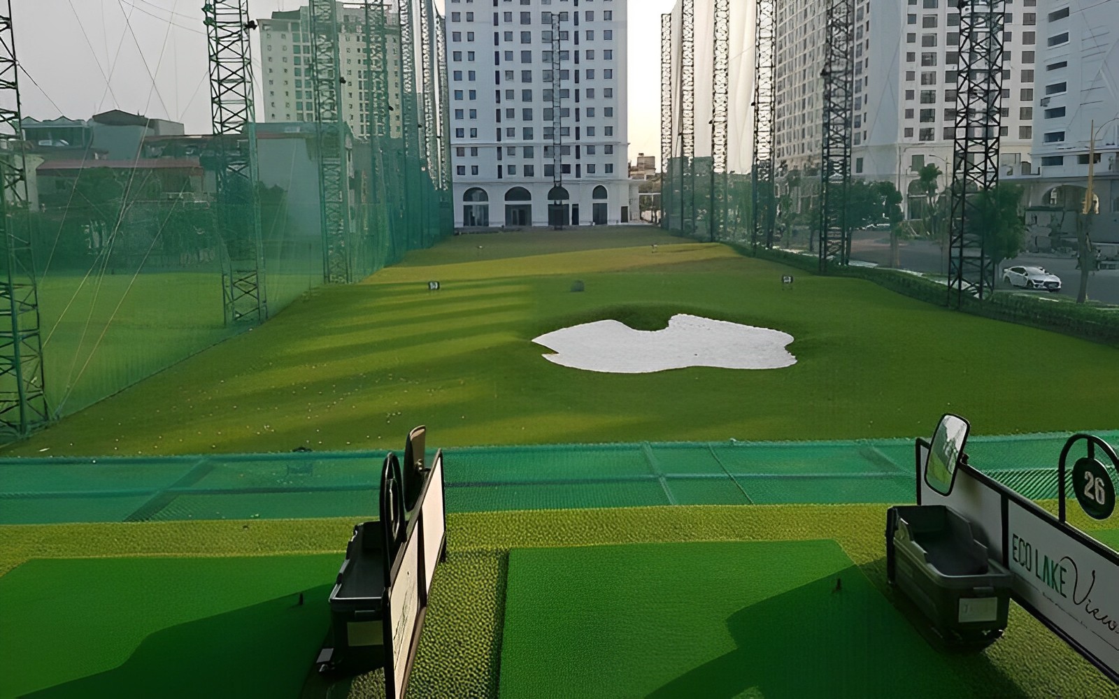 Hình ảnh thực tế sân tập Golf của Eco Lake View