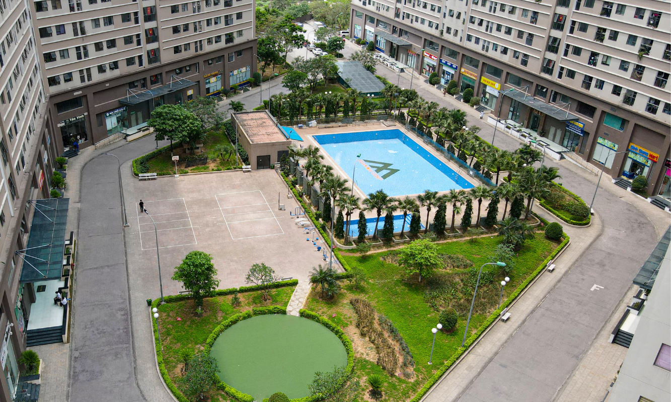 Bể bơi ngoài trời của Vuaboss liên minh giải trí 1 thế giới Đăng nhập Vuaboss Xuân Mai Complex.png