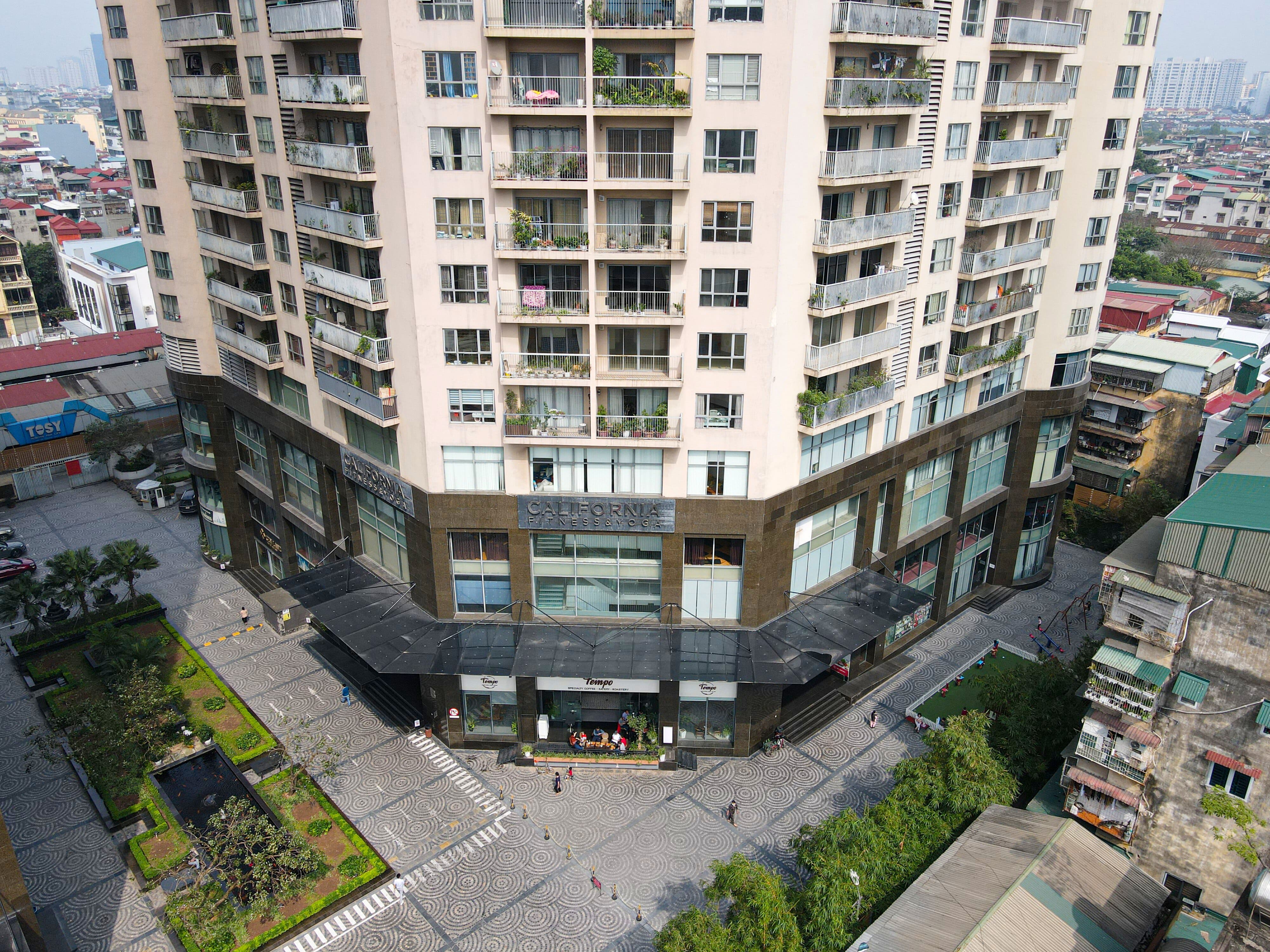 Hình ảnh thực tế trung tâm thương mại Sky City Towers