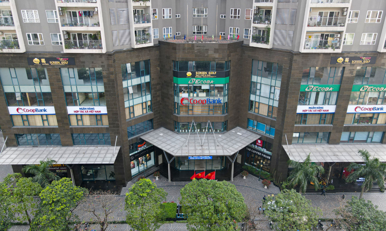 Trung tâm thương mại của tòa nhà UDIC Complex.png
