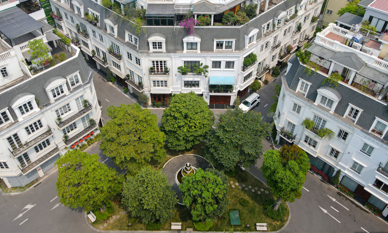 Khuôn viên cây xanh của Vuaboss liên minh giải trí 1 thế giới Porte De Ville.png