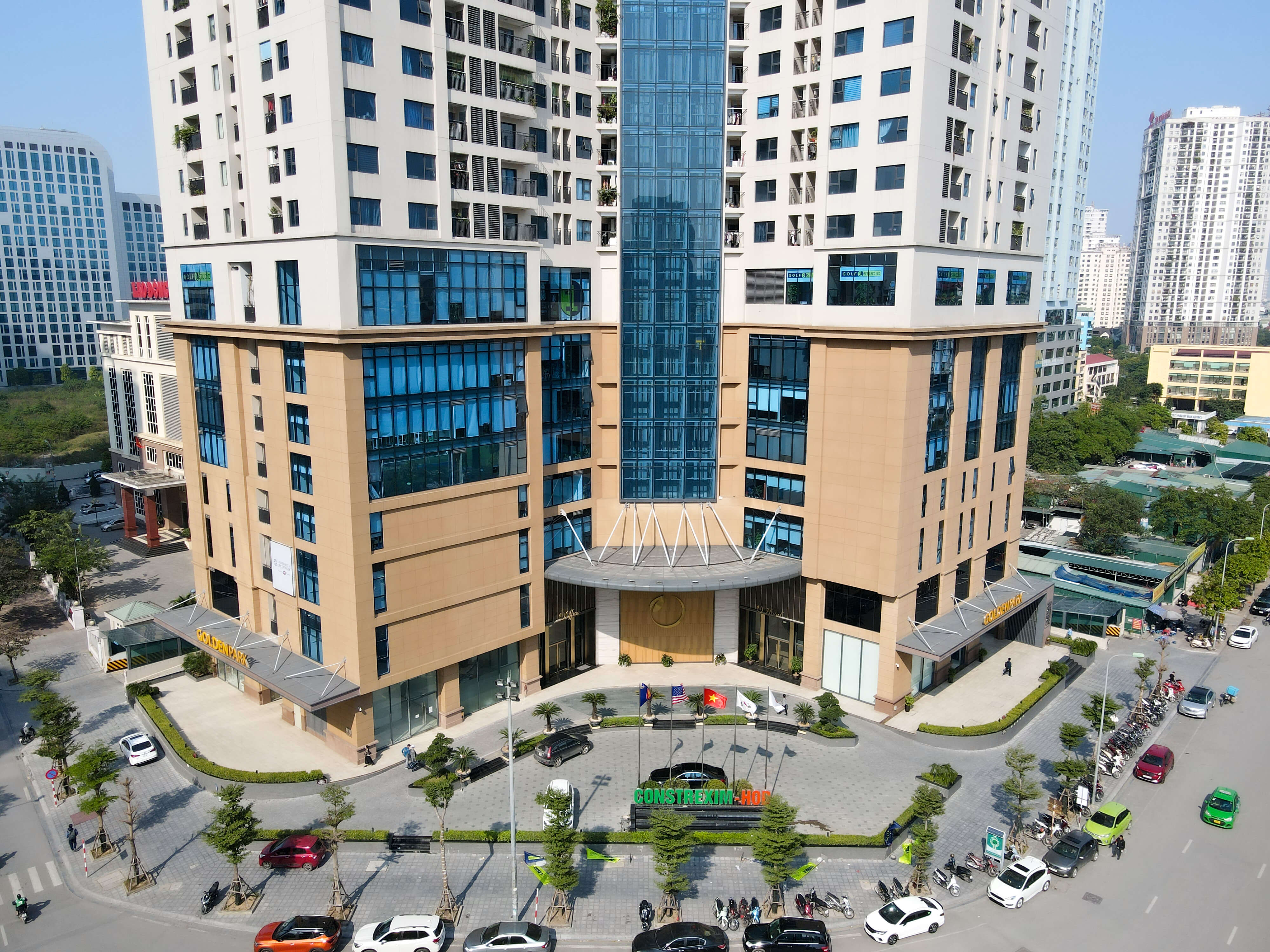 Hình ảnh thực tế trung tâm thương mại Golden Park Tower