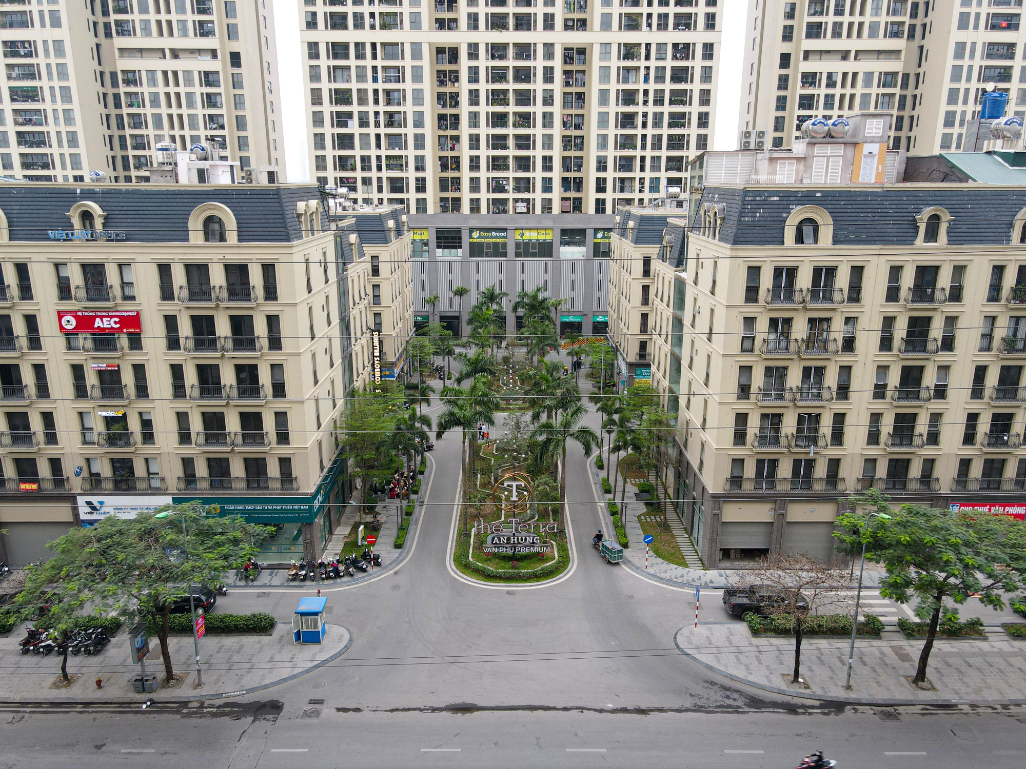 Hình ảnh thực tế khu cây xanh nội khu The Terra An Hưng