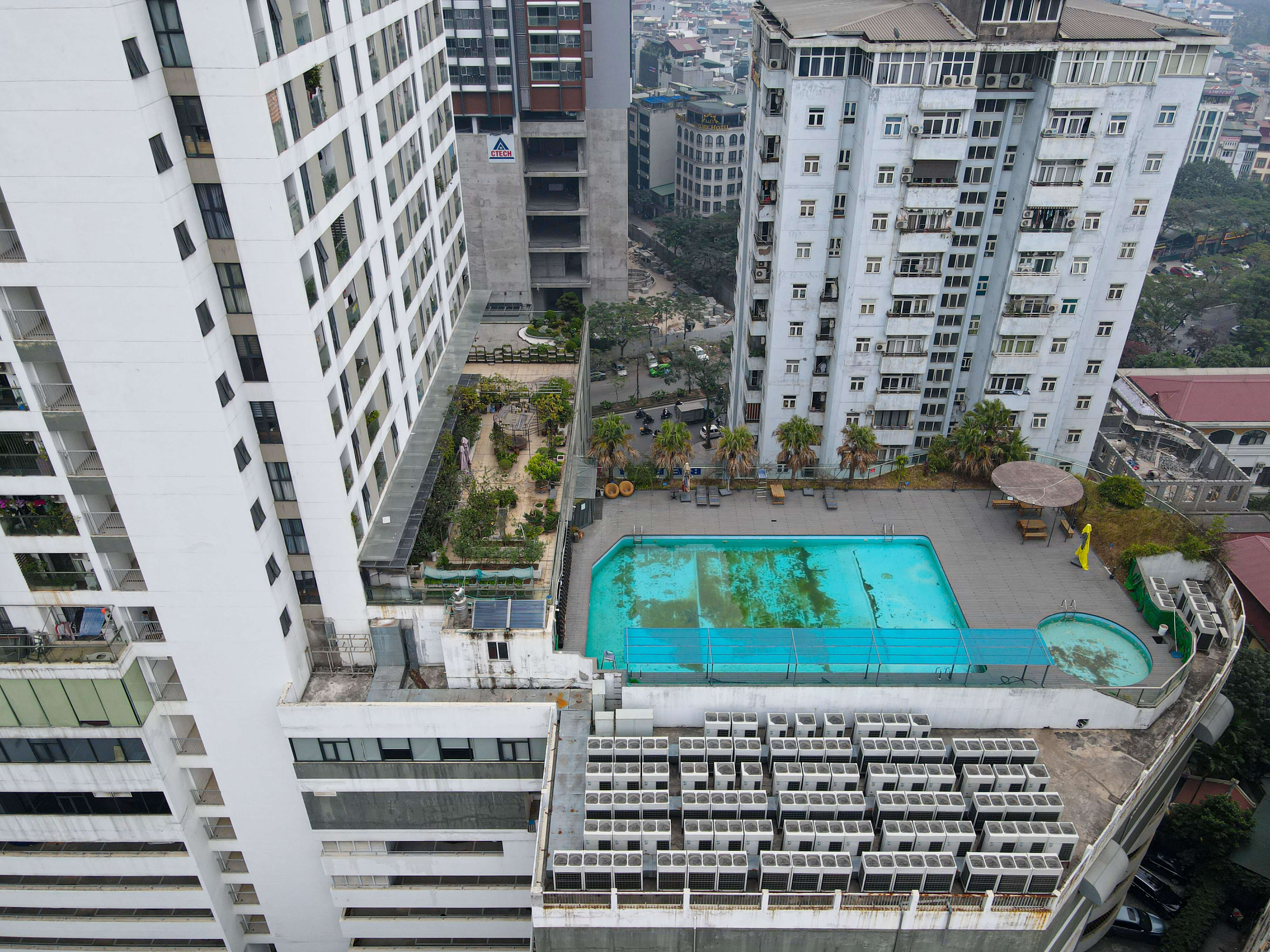 Hình ảnh thực tế bể bơi tại Hà Nội Center Point