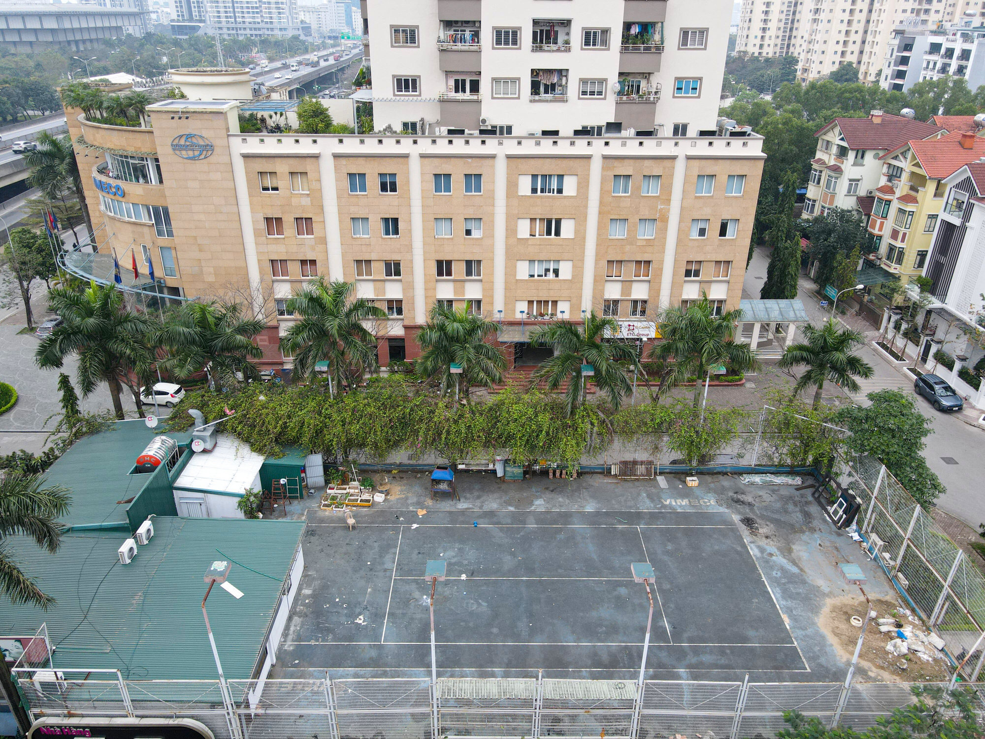 Hình ảnh thực tế sân tennis Vimeco I Phạm Hùng