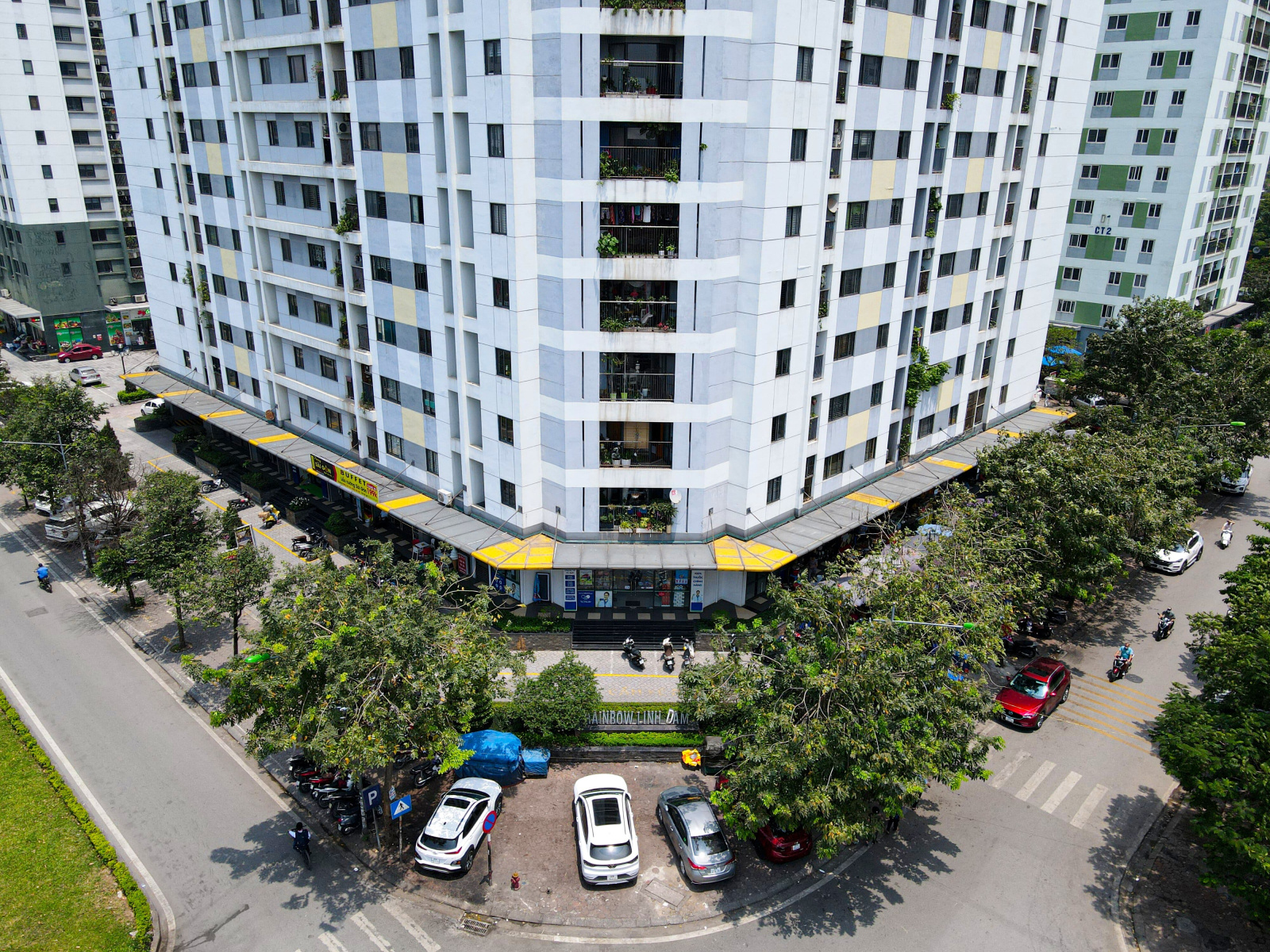 Hình ảnh thực tế khu thương mại Rainbow Linh Đàm